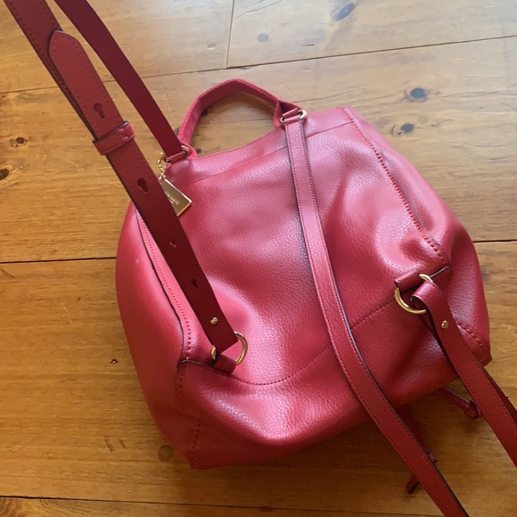 Red coach drawstring backpack w versatile straps - Picture 4 of 5